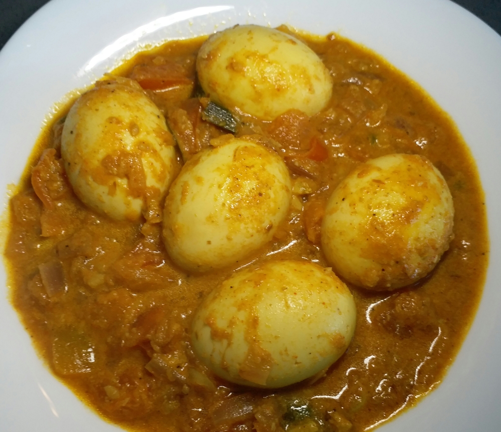 Egg Curry or Biththara Kirihodi